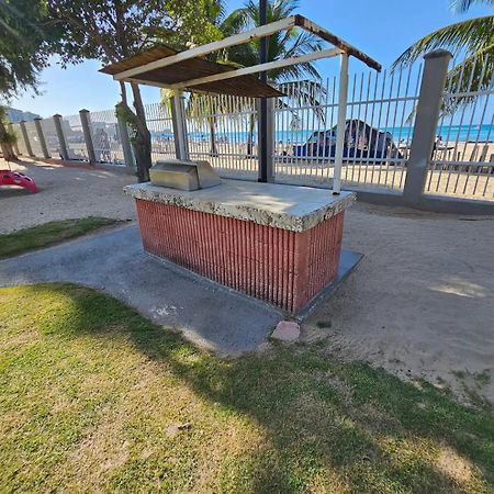 Steps From Foxwoods- Beachfront Retreat With Pools Сан Хуан Екстериор снимка