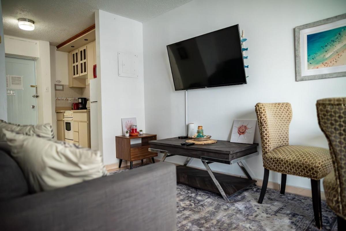 Steps From Foxwoods- Beachfront Retreat With Pools Сан Хуан Екстериор снимка